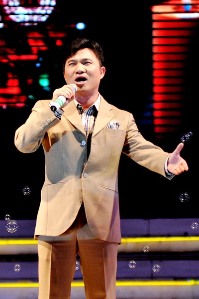 Thanh Thảo mừng sinh nhật công ty hoành tráng - 21 Thanh Thảo mừng sinh nhật công ty hoành tráng - 21