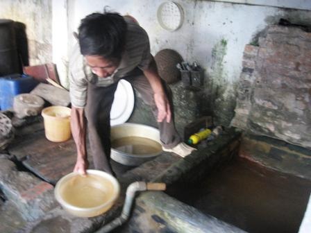 Người dân “oằn mình” trong đại hạn - 4