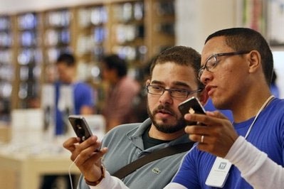 Apple thừa nhận iPhone thổi phồng khả năng bắt sóng - 1 Apple thừa nhận iPhone thổi phồng khả năng bắt sóng - 1