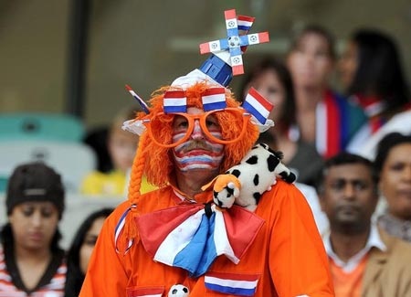 Thời trang mũ "kỳ dị" tại World Cup 2010 - 4 Thời trang mũ "kỳ dị" tại World Cup 2010 - 4