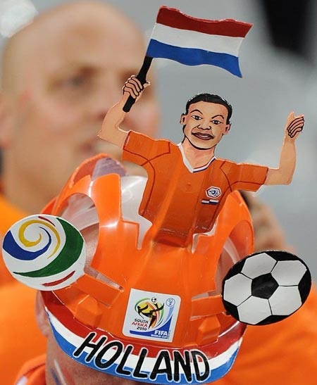 Thời trang mũ "kỳ dị" tại World Cup 2010 - 5 Thời trang mũ "kỳ dị" tại World Cup 2010 - 5