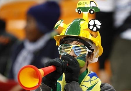 Thời trang mũ "kỳ dị" tại World Cup 2010 - 6 Thời trang mũ "kỳ dị" tại World Cup 2010 - 6
