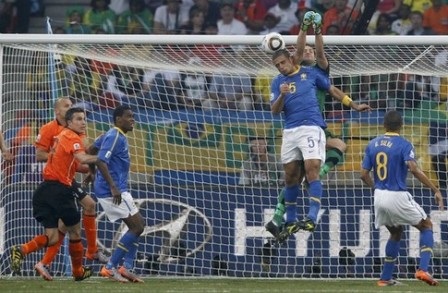 Được FIFA “ưu ái”, Sneijder cạnh tranh ngôi “Vua phá lưới” - 1 Được FIFA “ưu ái”, Sneijder cạnh tranh ngôi “Vua phá lưới” - 1