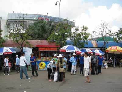 Bắt trộm, SV Tiếp sức mùa thi bị chấn thương đầu - 1