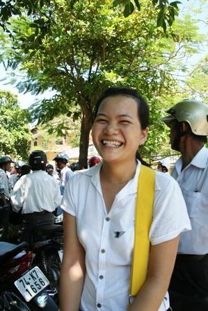 Kết thúc buổi thi đầu tiên: Đề Toán khó “ăn” điểm  - 9