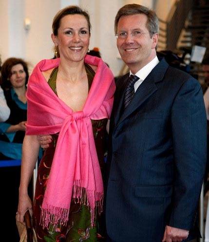 Báo chí Đức xôn xao vì tân đệ nhất phu nhân xinh đẹp - 2 Báo chí Đức xôn xao vì tân đệ nhất phu nhân xinh đẹp - 2