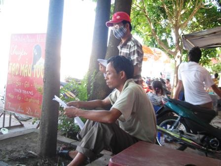 Thanh Hóa: 2 thí sinh bị đình chỉ do mang điện thoại vào phòng thi - 2