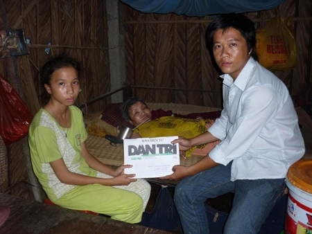 Chuyện chưa kể của nữ sinh nuôi mẹ từ năm lên 4 - 3