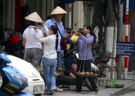 “Nữ quái” lộng hành, chính quyền sở tại không biết - 1 “Nữ quái” lộng hành, chính quyền sở tại không biết - 1