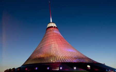 Kazakhstan khai trương căn lều khổng lồ “ôm” cả công viên - 1