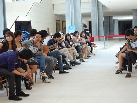 “Đãi cát tìm vàng” dưới nắng nóng hơn 40 độ C - 3 “Đãi cát tìm vàng” dưới nắng nóng hơn 40 độ C - 3