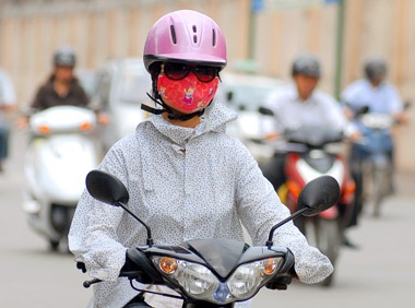 Nắng nóng gay gắt tiếp tục đe dọa việc cấp điện - 1