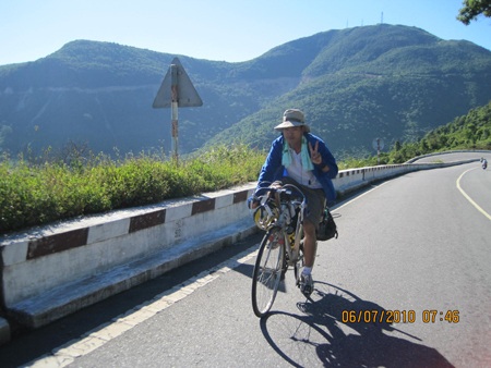 Tiết lộ về Hiển “đạp xe xuyên Việt” - 4 Tiết lộ về Hiển “đạp xe xuyên Việt” - 4