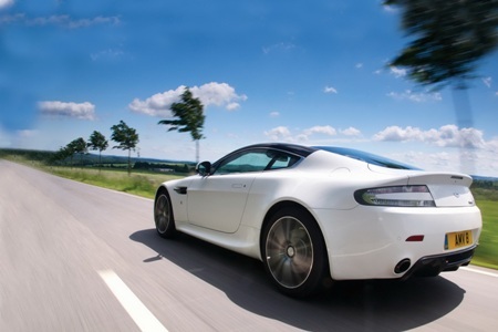Aston Martin V8 Vantage phiên bản đặc biệt N420 - 5 Aston Martin V8 Vantage phiên bản đặc biệt N420 - 5