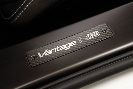 Aston Martin V8 Vantage phiên bản đặc biệt N420 - 4 Aston Martin V8 Vantage phiên bản đặc biệt N420 - 4