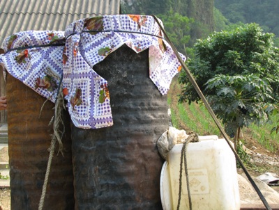 Sống gần sông vẫn khắc khoải khát nước - 2