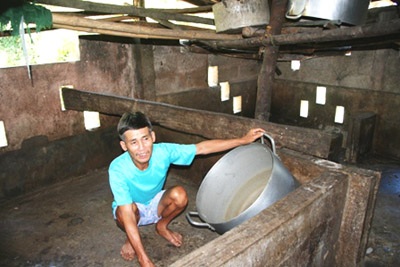 Nông dân “héo lòng” nhìn heo chết nóng - 1 Nông dân “héo lòng” nhìn heo chết nóng - 1