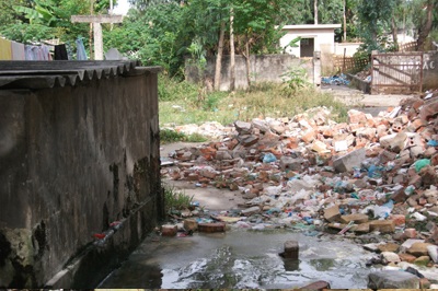 Rùng mình khi “thăm” bãi rác thải của bệnh viện - 8