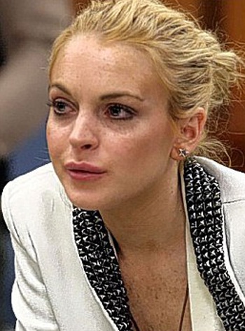 “Hành trình” tới… nhà tù của sao trẻ Lindsay Lohan - 12