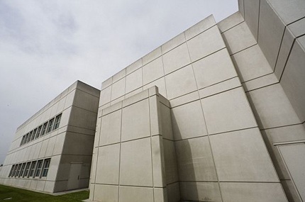 Hé lộ hình ảnh nhà tù nơi Lindsay Lohan bóc lịch - 1