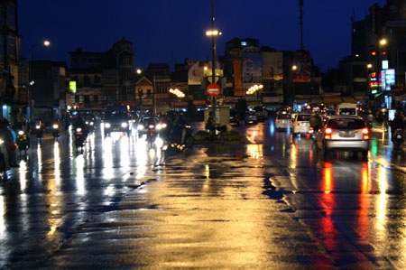 Cơn mưa cuối chiều "giải nhiệt" cho Hà Nội - 11