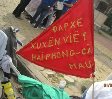 Tiết lộ về Hiển “đạp xe xuyên Việt” - 6 Tiết lộ về Hiển “đạp xe xuyên Việt” - 6