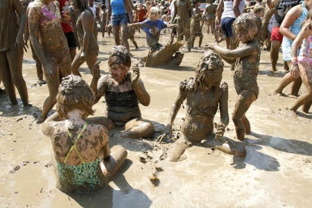 Lễ hội tắm bùn ở Michigan - 9 Lễ hội tắm bùn ở Michigan - 9