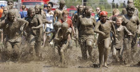Lễ hội tắm bùn ở Michigan - 12 Lễ hội tắm bùn ở Michigan - 12