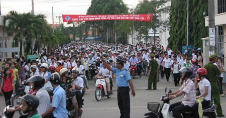 Đề Toán khối B và D: “Khó nuốt” - 7 Đề Toán khối B và D: “Khó nuốt” - 7
