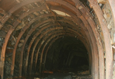 Một công nhân nằm chết trên khai trường khai thác than - 1