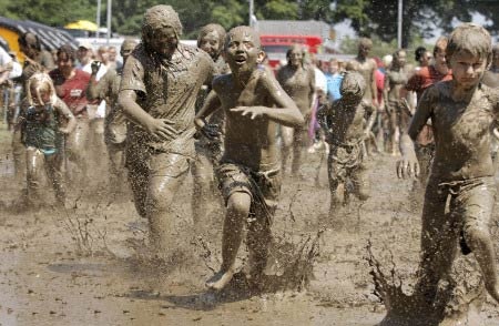 Lễ hội tắm bùn ở Michigan - 6 Lễ hội tắm bùn ở Michigan - 6