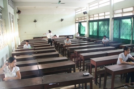 Cận cảnh phòng thi “đặc biệt” tại ĐH Huế - 4