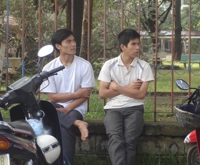 Phụ huynh, thí sinh gặp… lạnh - 2