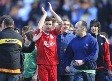 Liverpool hớn hở vì giữ chân được Gerrard - 1 Liverpool hớn hở vì giữ chân được Gerrard - 1