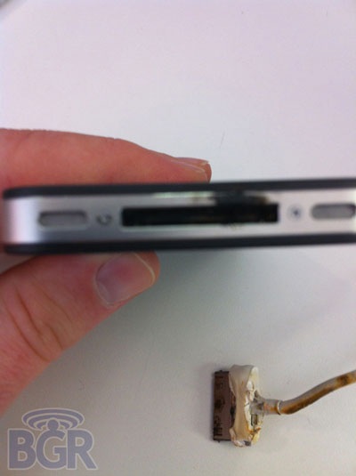 Lỗi cổng USB, iPhone 4 phát lửa - 2 Lỗi cổng USB, iPhone 4 phát lửa - 2