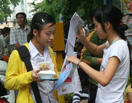 Bất ngờ với đề Văn khối D - 2 Bất ngờ với đề Văn khối D - 2
