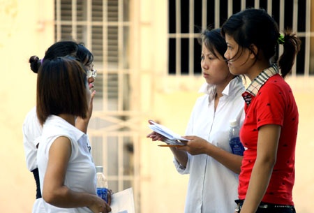 Chật vật với đề Sử dài  - 3 Chật vật với đề Sử dài  - 3
