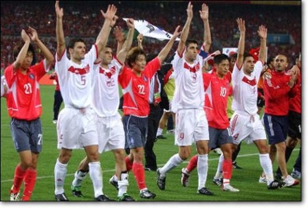 Những cuộc thư hùng tranh ngôi "đệ Tam" World Cup - 17