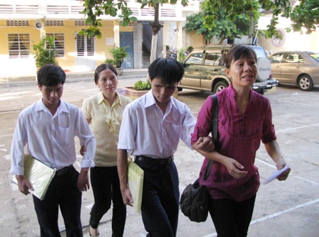 Đà Nẵng: Sĩ tử khiếm thị trước giờ thi - 1