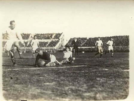 Những cuộc thư hùng tranh ngôi "đệ Tam" World Cup - 1