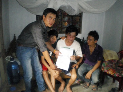 Qùa nhân ái đến với hoàn cảnh cả gia đình đều vào viện - 1 Qùa nhân ái đến với hoàn cảnh cả gia đình đều vào viện - 1