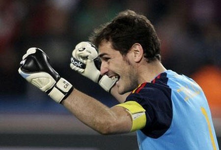 Casillas không quan tâm tới dự đoán của bạch tuộc Paul - 1 Casillas không quan tâm tới dự đoán của bạch tuộc Paul - 1