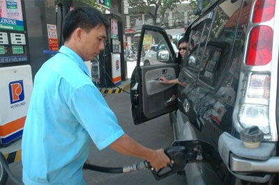 Bao giờ giá xăng dầu giảm thêm? - 1 Bao giờ giá xăng dầu giảm thêm? - 1