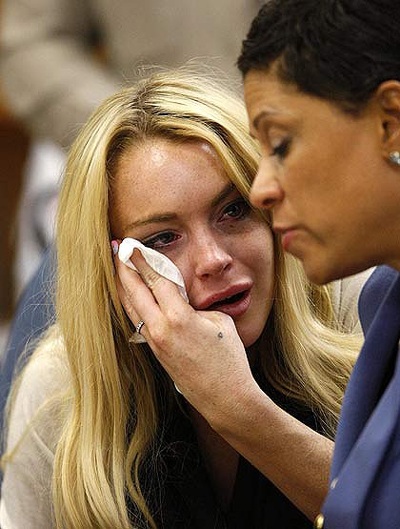 Điều gì đang “đợi” Lindsay Lohan tại nhà tù? - 1 Điều gì đang “đợi” Lindsay Lohan tại nhà tù? - 1
