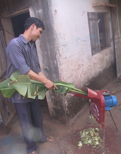 Anh nông dân nghèo với phát minh máy thái đa năng - 1