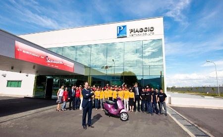 Piaggio Việt Nam ra mắt Vespa LX… màu hồng - 1 Piaggio Việt Nam ra mắt Vespa LX… màu hồng - 1