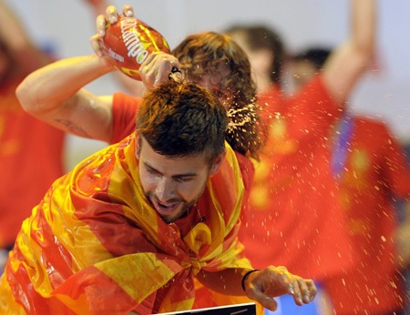 Biển người chào đón Tây Ban Nha ngày trở về - 12 Biển người chào đón Tây Ban Nha ngày trở về - 12