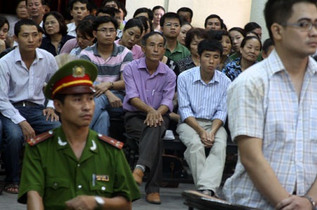 Cận cảnh phiên xử sát thủ vụ “xác không đầu” - 5 Cận cảnh phiên xử sát thủ vụ “xác không đầu” - 5