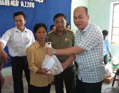 50 suất quà đến với cựu TNXP Làng Lòi - 3