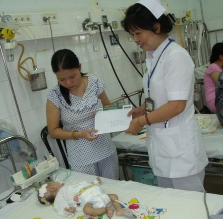 Bé Khánh Hùng sắp đủ tiền phẫu thuật - 1